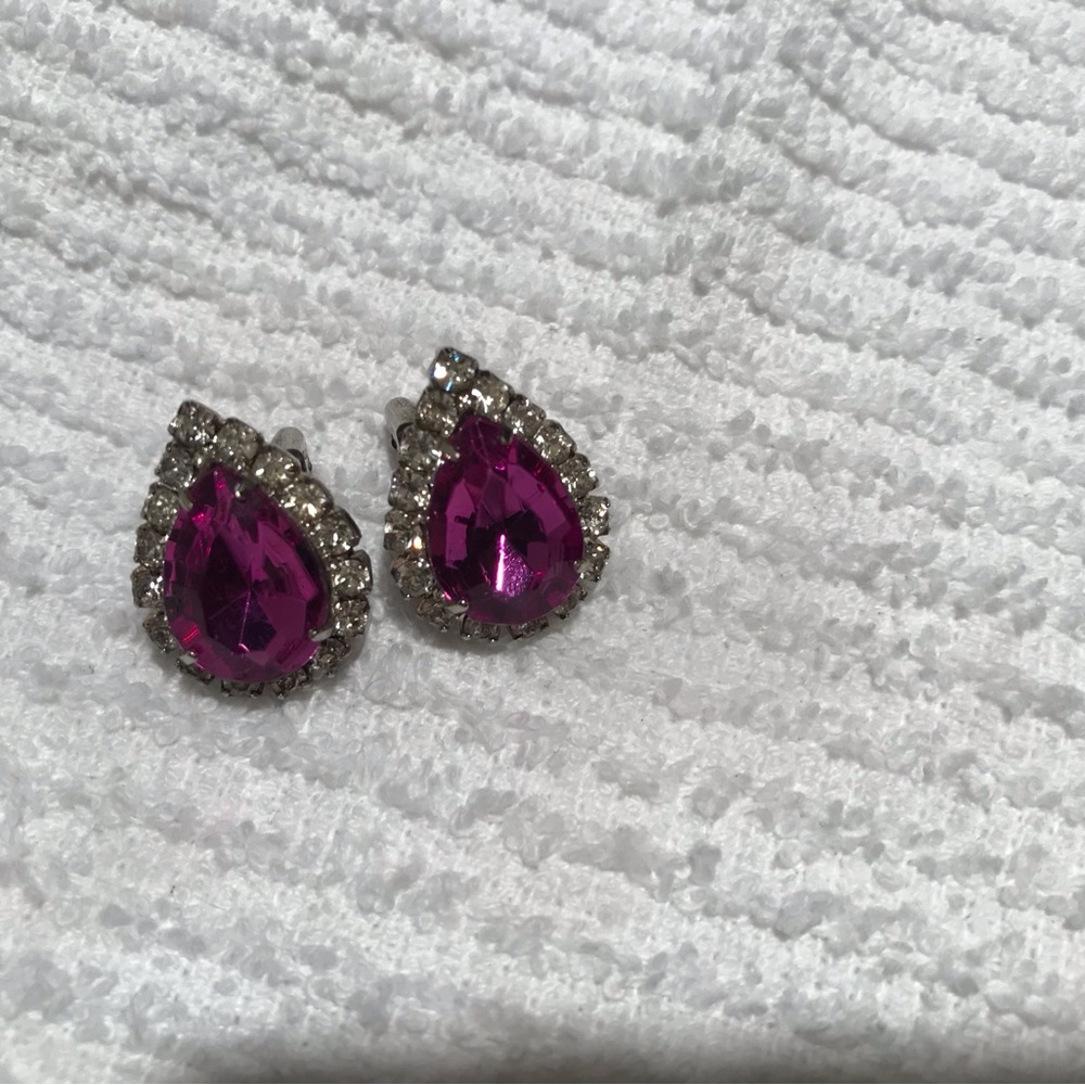 Elegant Pink Teardrop Clip-On Earrings